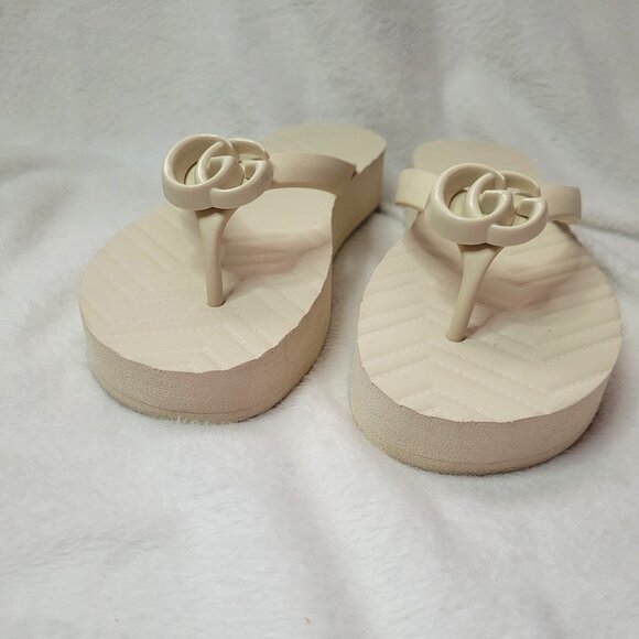 Gucci Marmont Platform Flip Flops w/Metal Emblem - Picture 2 of 10